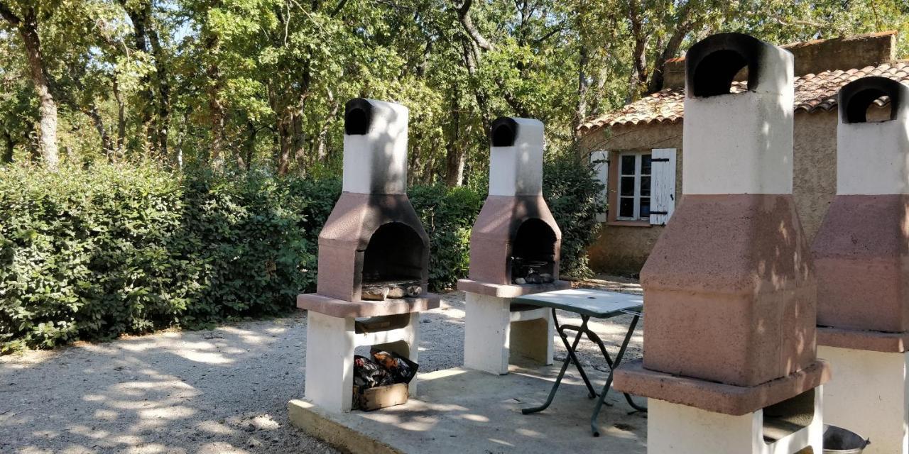 Domaine Les Chenes Blancs Campingplatz Saint-Saturnin-d'Apt